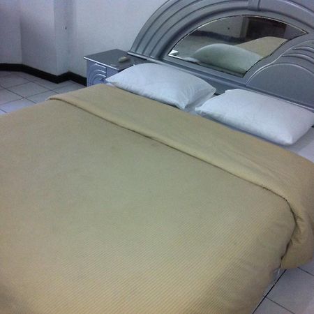 Catellya Guest House Cipaku Bandung Bagian luar foto