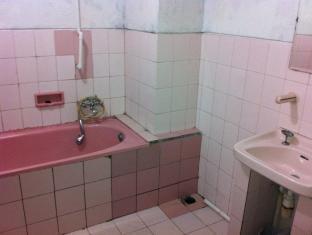 Catellya Guest House Cipaku Bandung Bagian luar foto